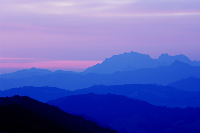 Sonnenaufgang auf der Rigi mit Blick in die Alpen, Zentralschweiz, Schweiz